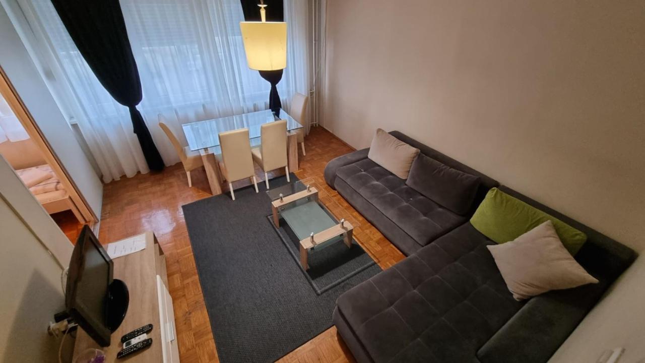 Slavija Square Apartments เบลเกรด ภายนอก รูปภาพ