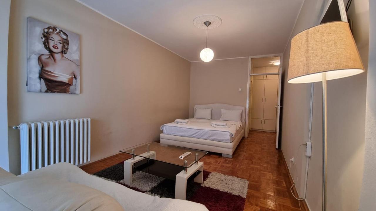 Slavija Square Apartments เบลเกรด ภายนอก รูปภาพ