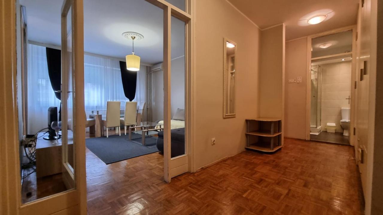 Slavija Square Apartments เบลเกรด ภายนอก รูปภาพ