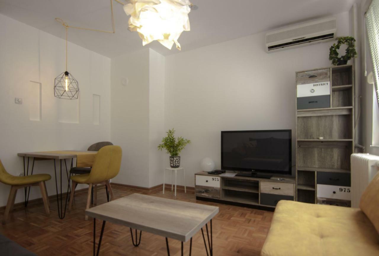 Slavija Square Apartments เบลเกรด ภายนอก รูปภาพ